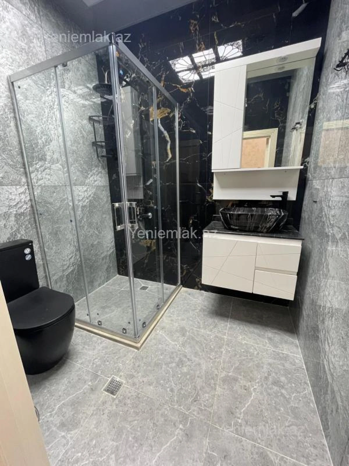 Satılır 3 otaqlı yeni tikili 122 m²