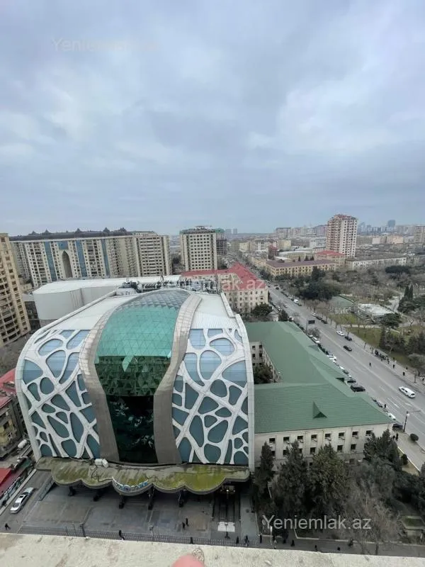 Satılır 3 otaqlı yeni tikili 122 m²