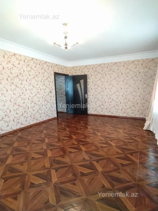 Satılır 2 otaqlı köhnə tikili 60 m²