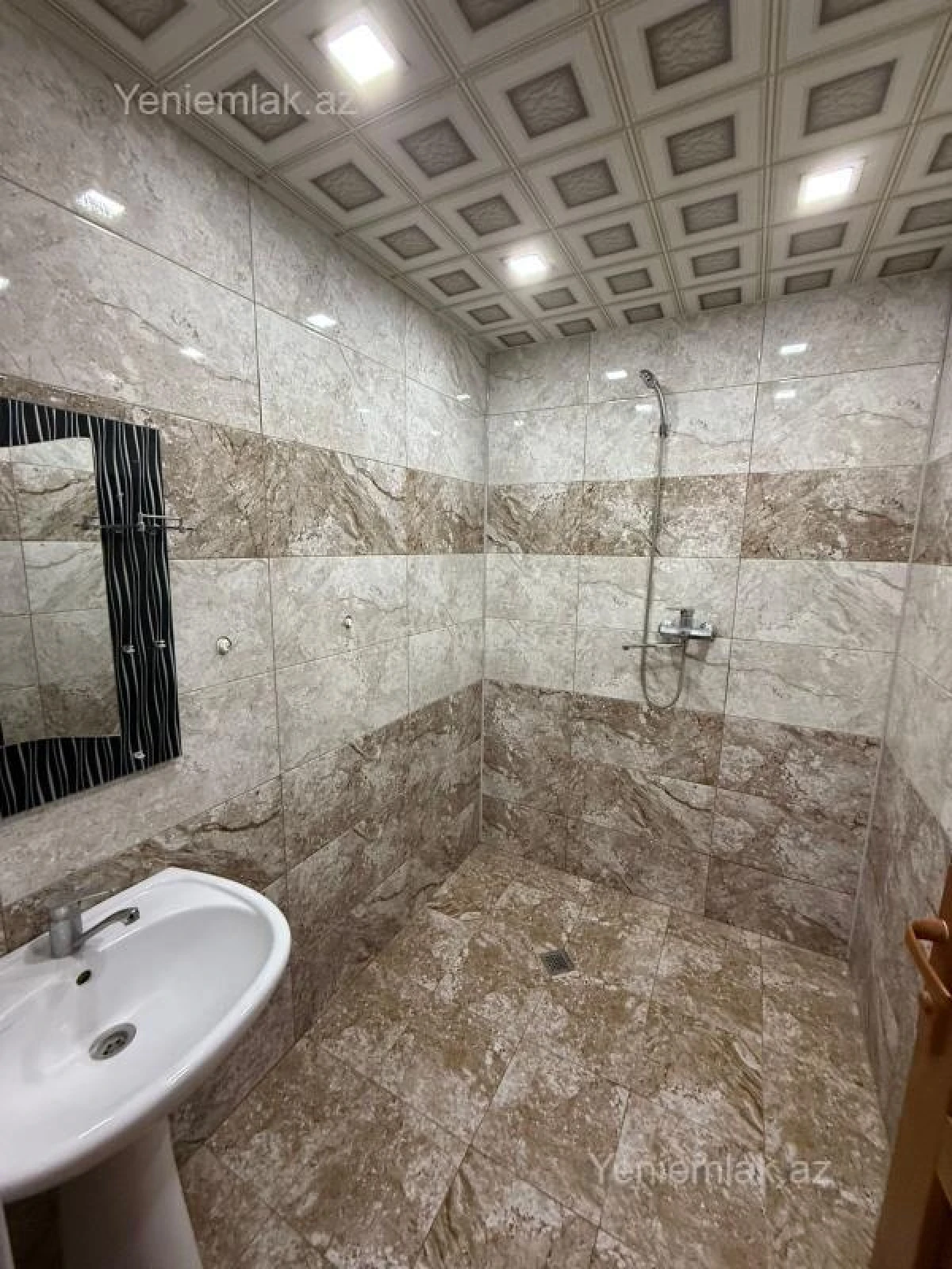 Satılır 3 otaqlı yeni tikili 110 m²