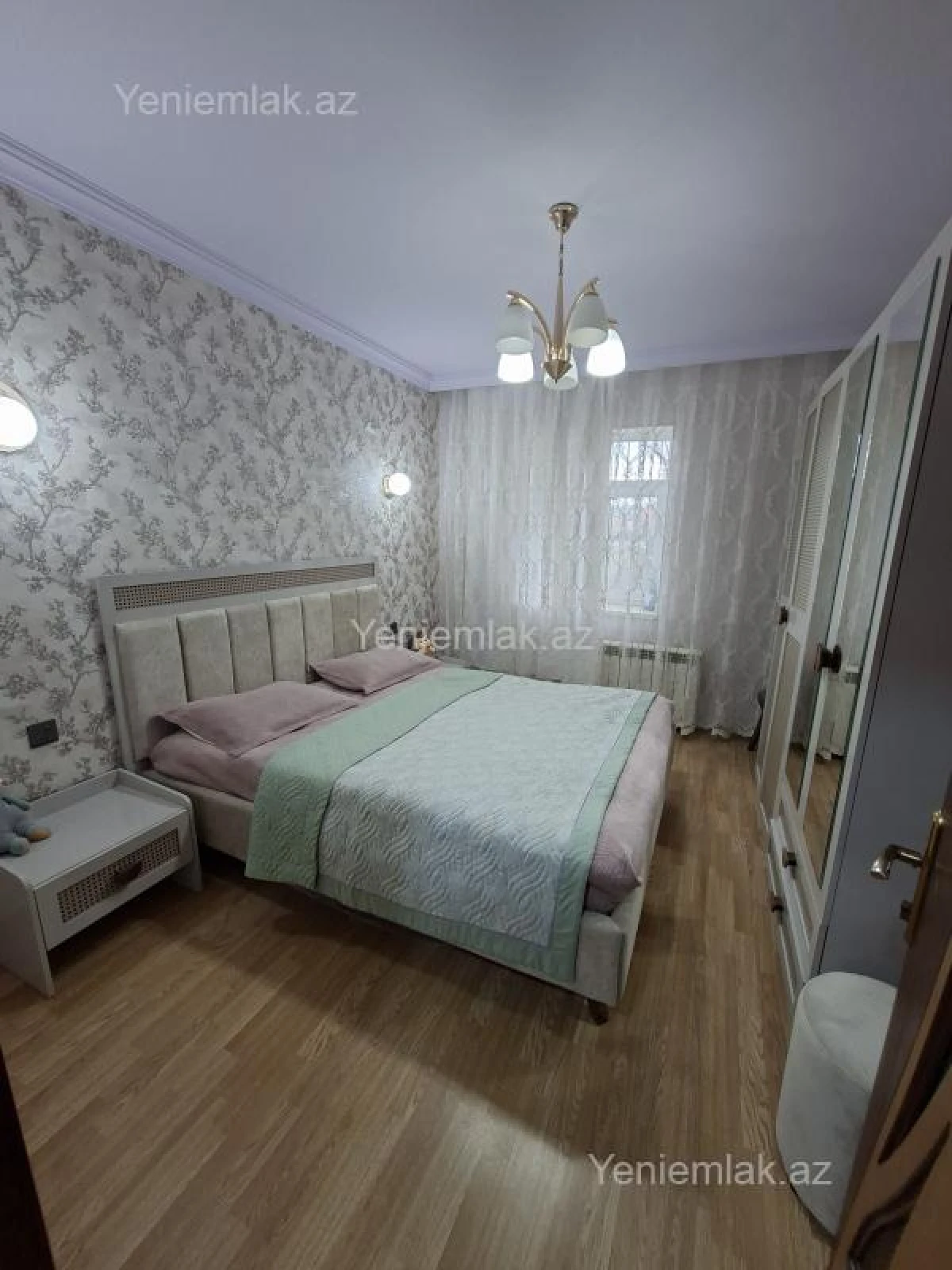 Satılır 2 otaqlı köhnə tikili 60 m²
