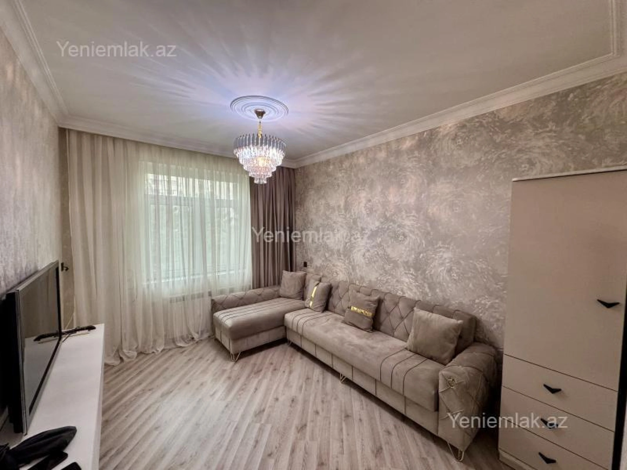 Satılır 3 otaqlı köhnə tikili 80 m²