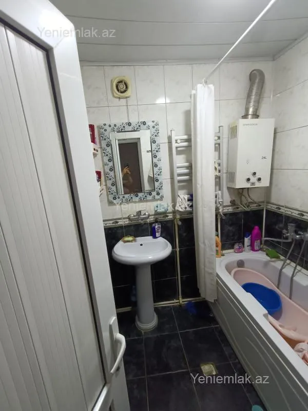 Satılır 2 otaqlı köhnə tikili 56 m²