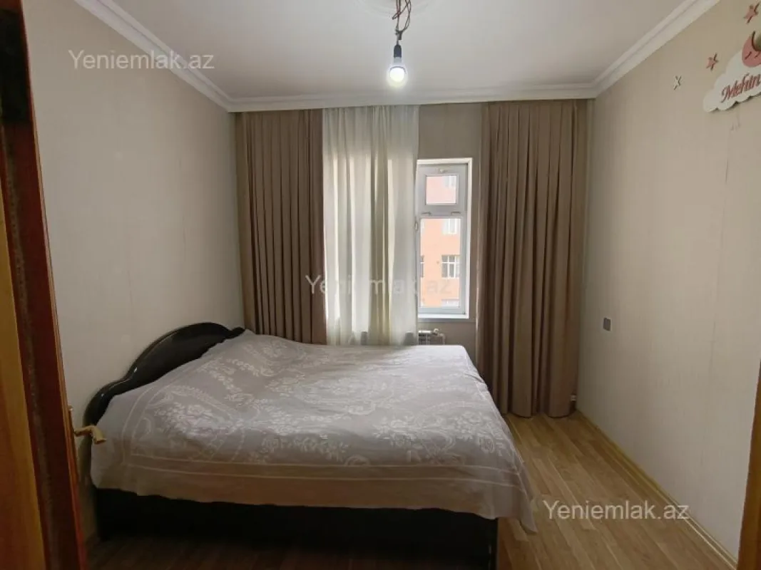 Satılır 3 otaqlı köhnə tikili 70 m²