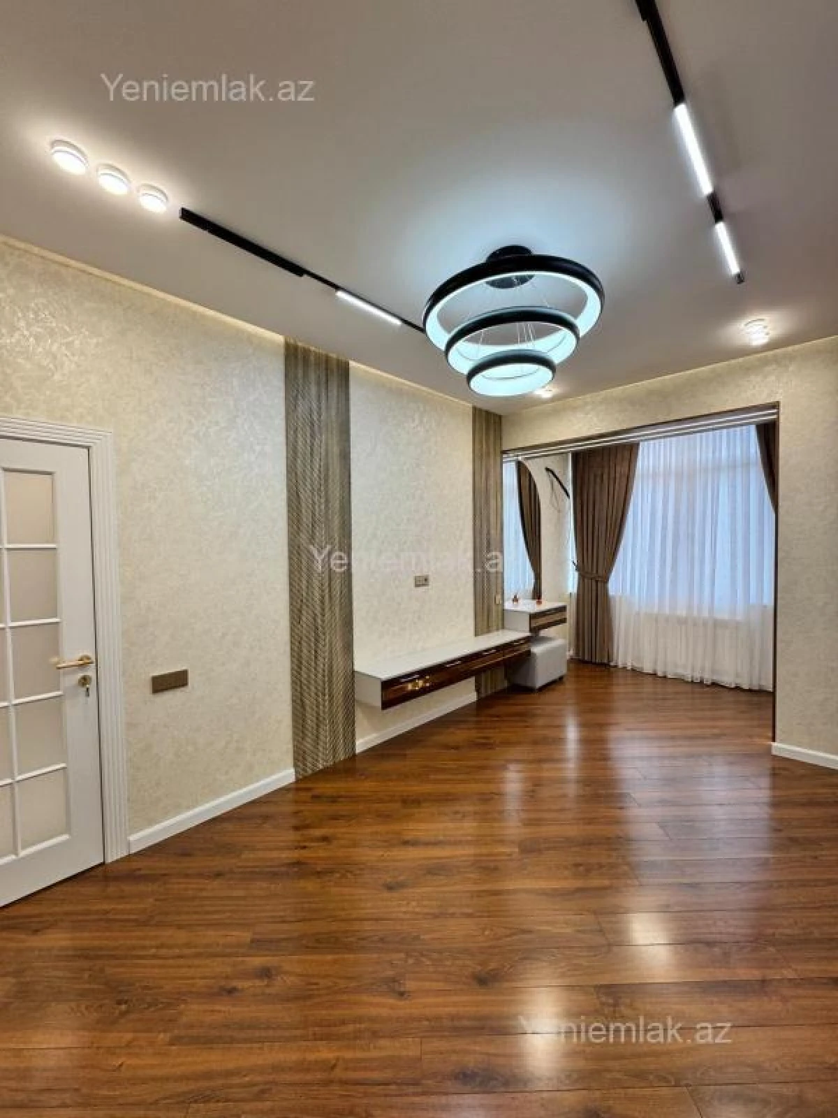 Satılır 2 otaqlı yeni tikili 84 m²