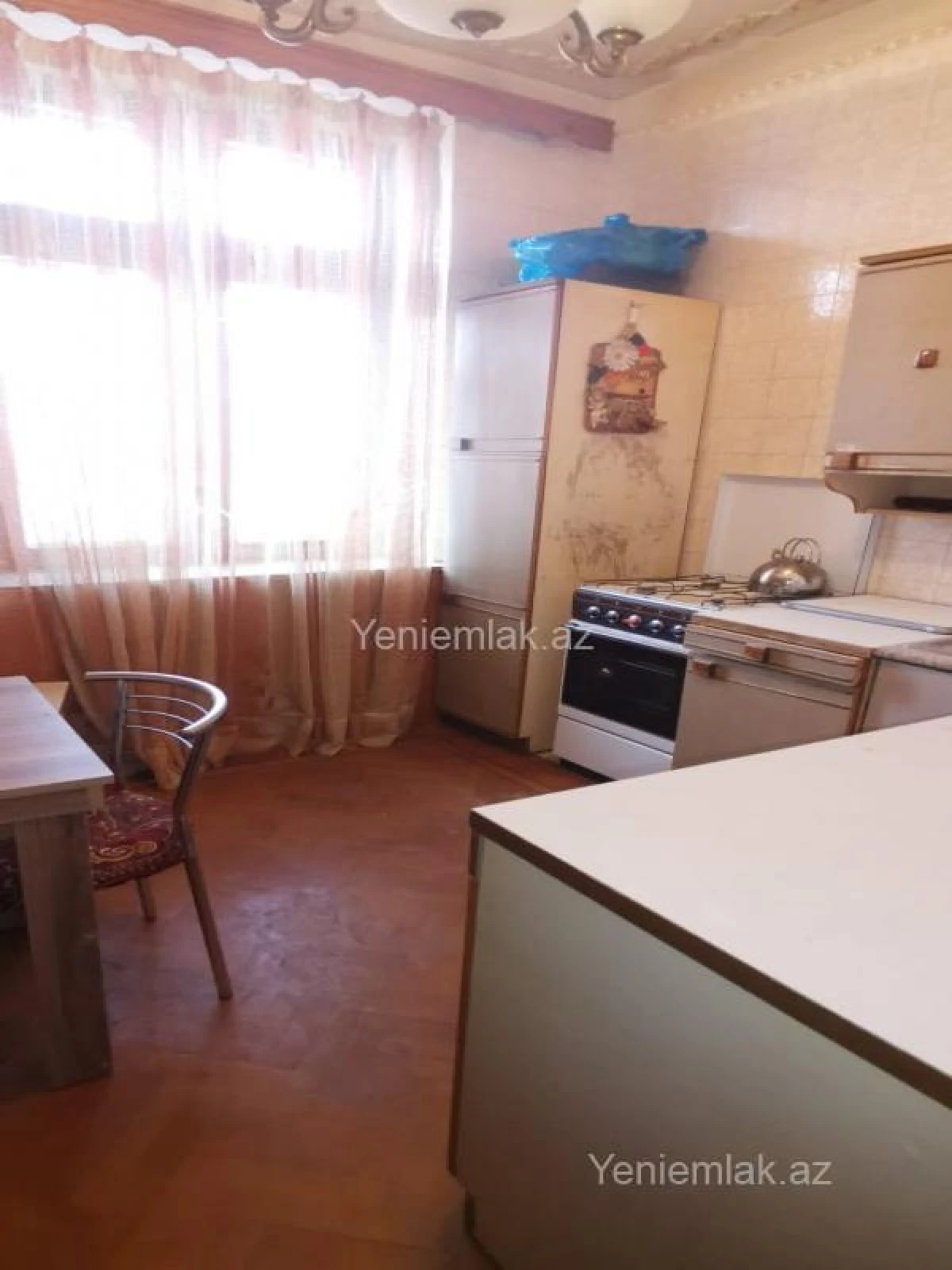 Satılır 3 otaqlı köhnə tikili 90 m²