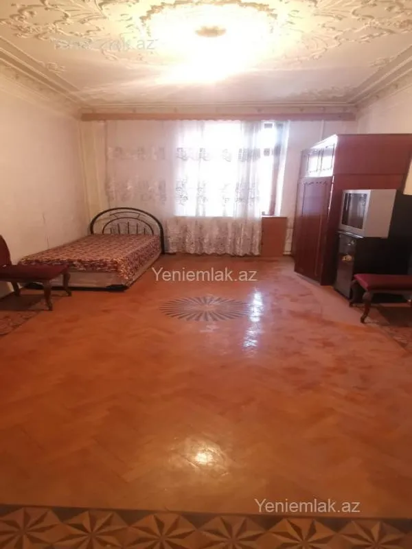 Satılır 3 otaqlı köhnə tikili 90 m²
