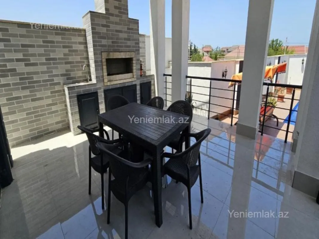 Satılır 5 otaqlı həyət evi 250 m²