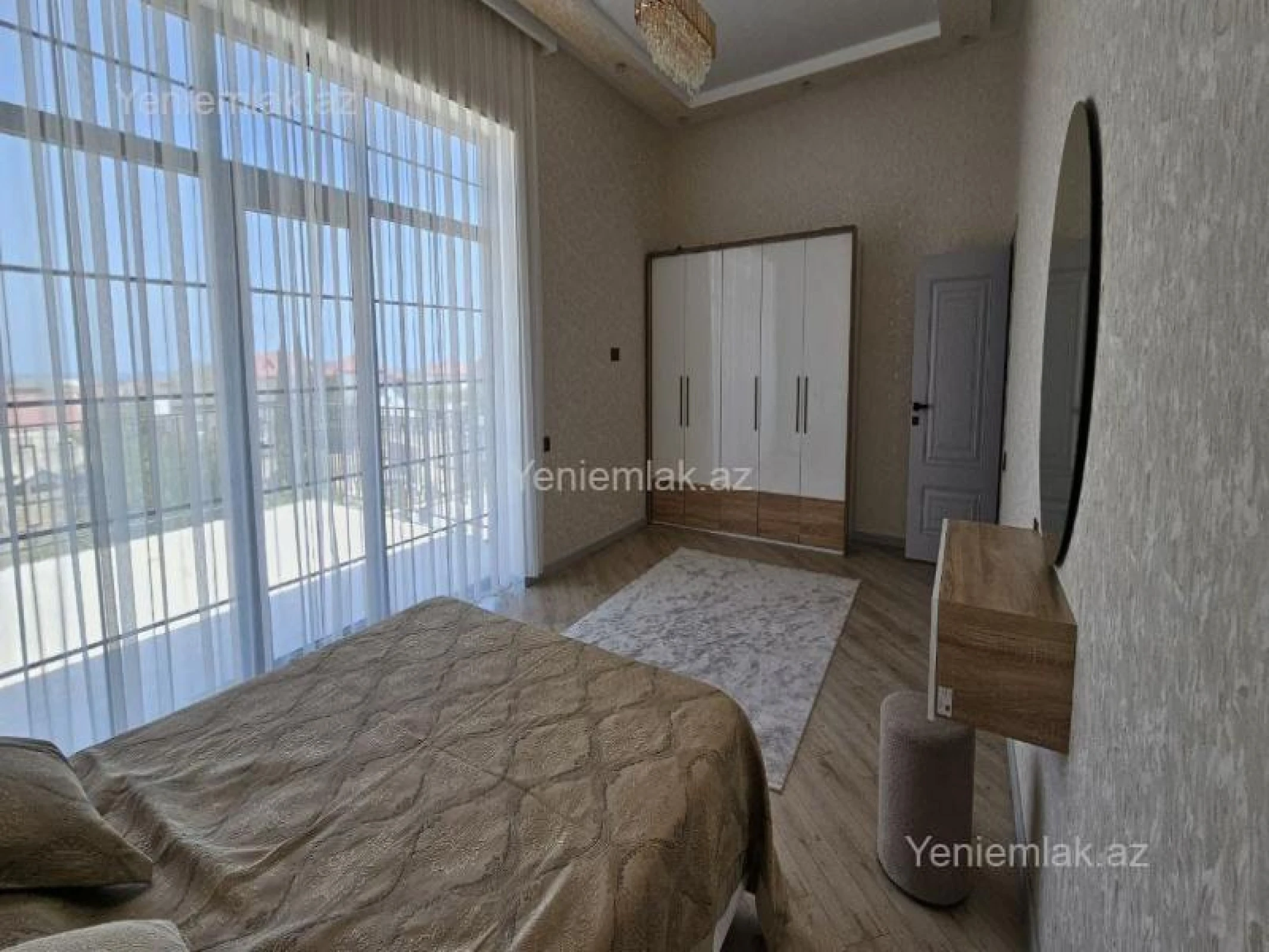 Satılır 5 otaqlı həyət evi 250 m²