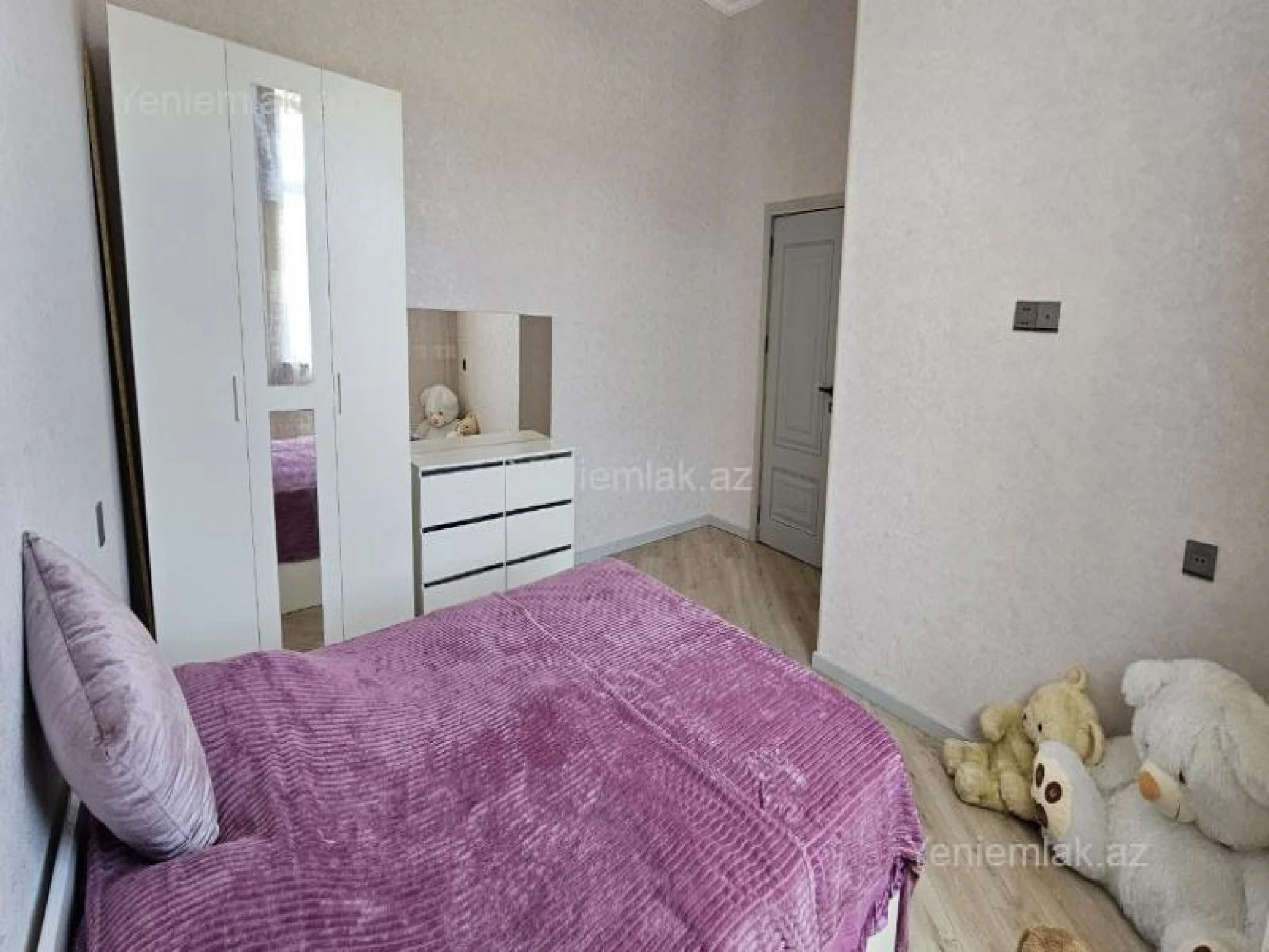 Satılır 5 otaqlı həyət evi 250 m²