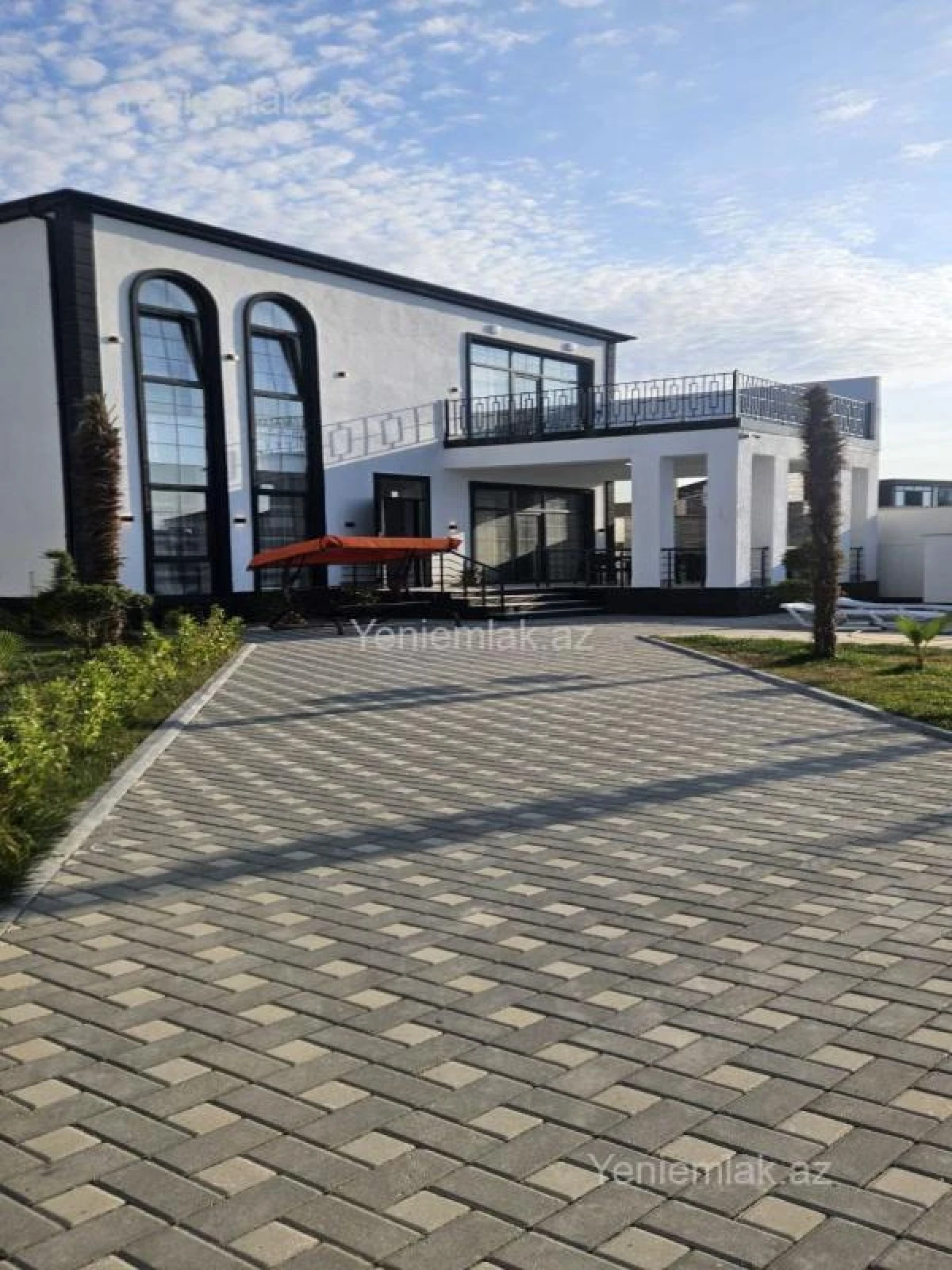 Satılır 5 otaqlı həyət evi 250 m²