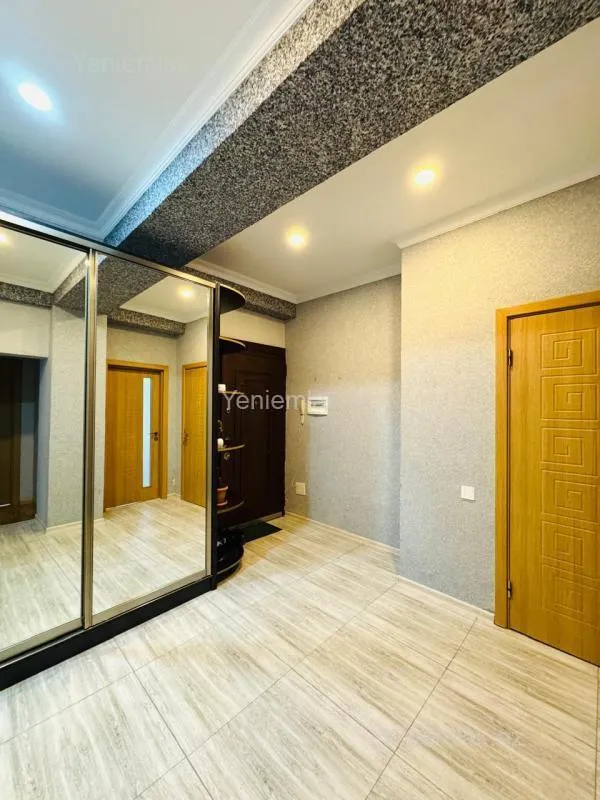 Satılır 2 otaqlı yeni tikili 76 m²