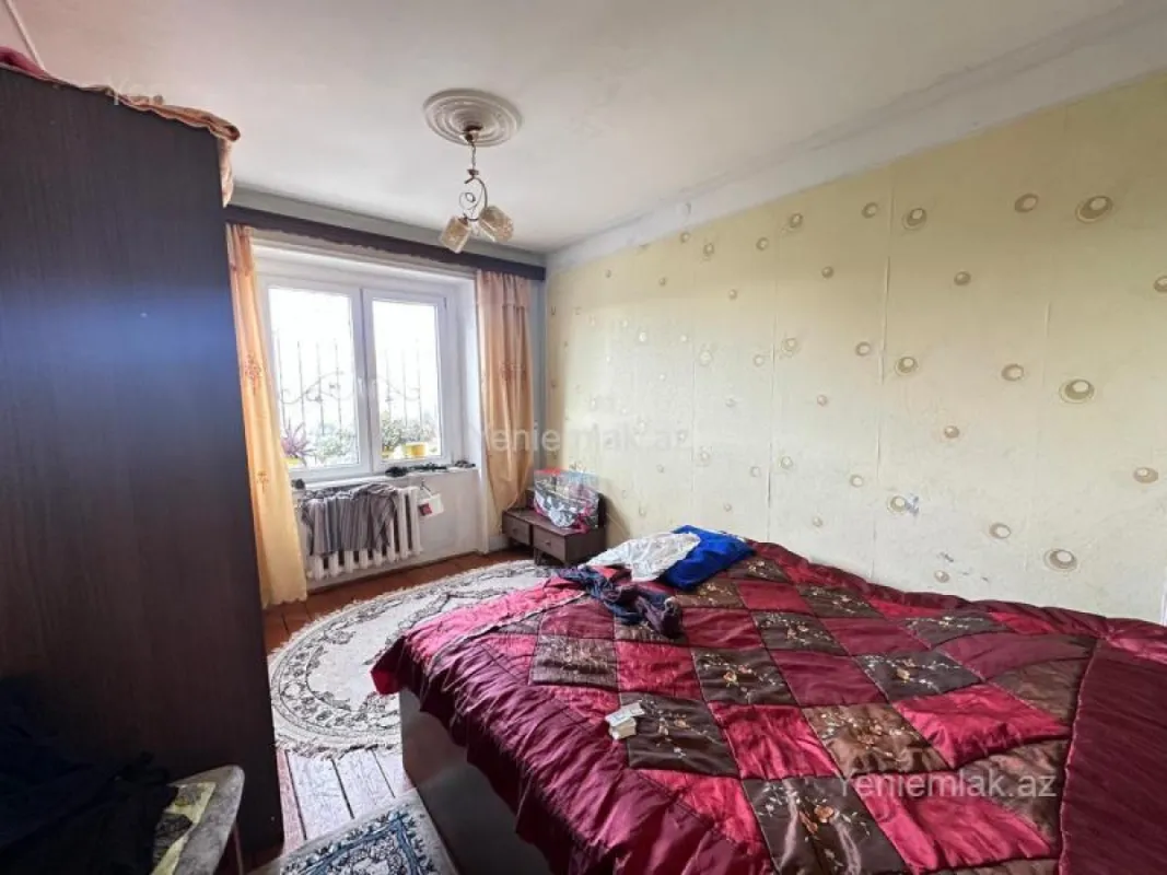 Satılır 3 otaqlı köhnə tikili 75 m²