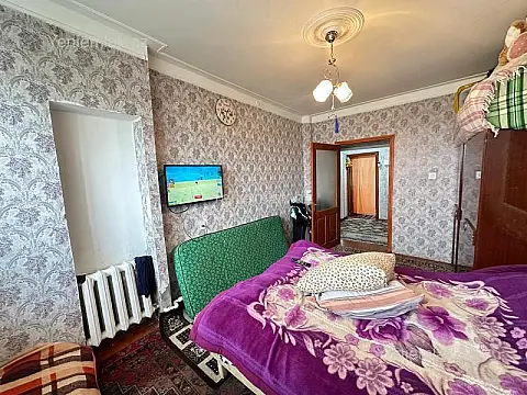 Satılır 3 otaqlı köhnə tikili 75 m²