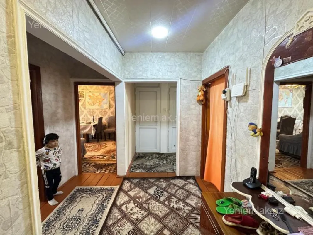 Satılır 3 otaqlı köhnə tikili 75 m²