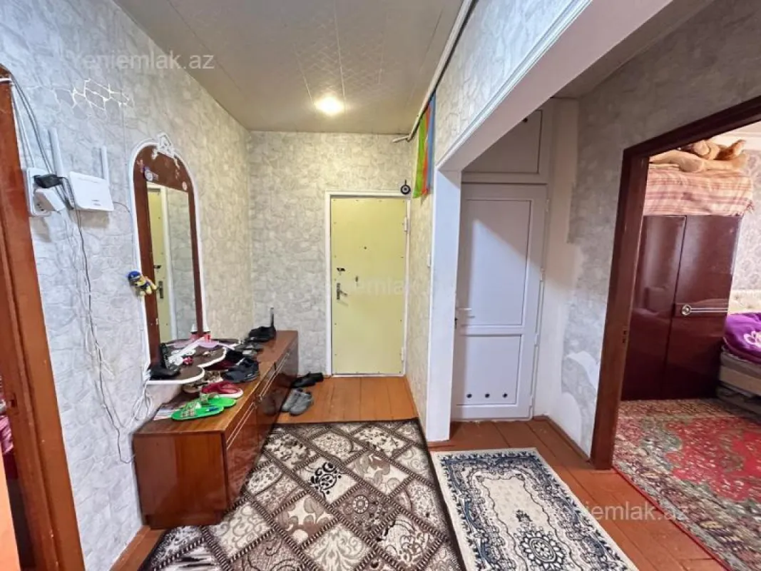 Satılır 3 otaqlı köhnə tikili 75 m²