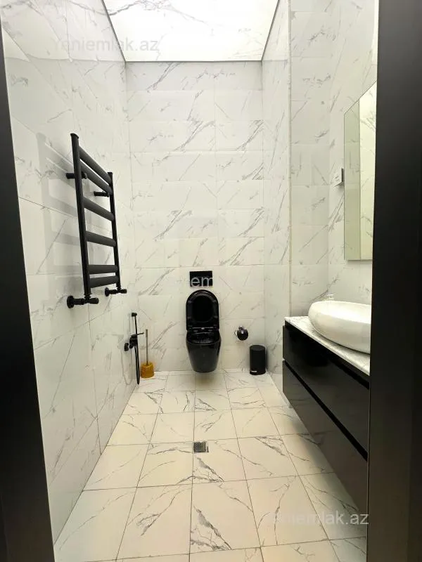 Satılır 16 otaqlı obyekt 1050 m²