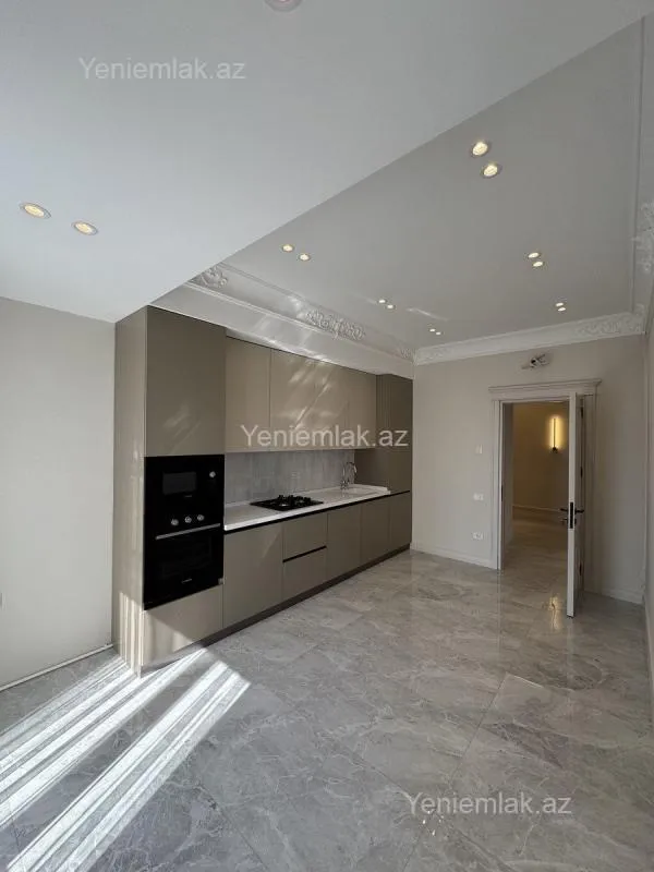 Satılır 3 otaqlı yeni tikili 127.5 m²