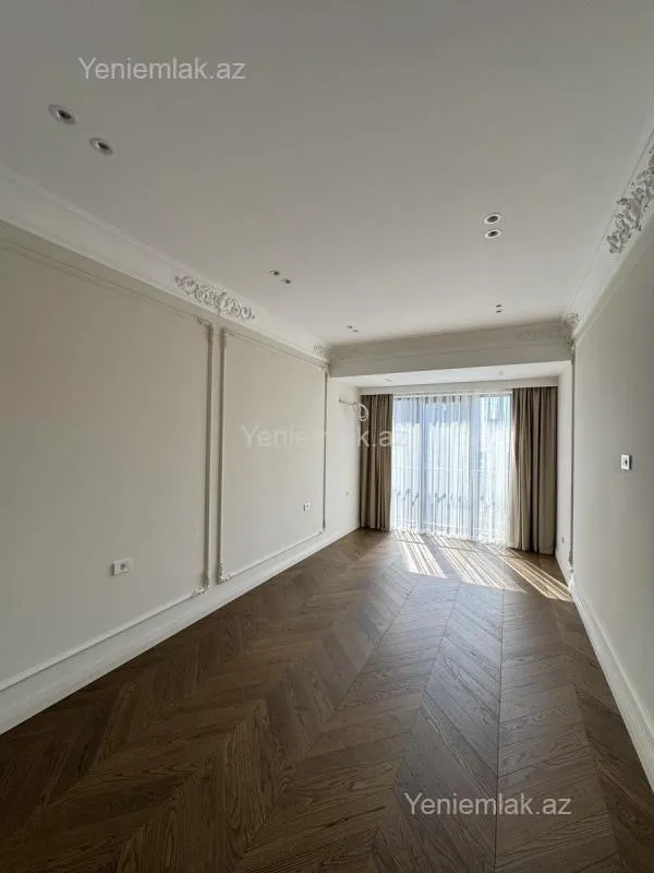 Satılır 3 otaqlı yeni tikili 127.5 m²