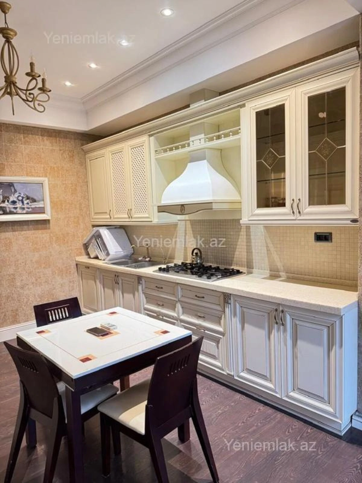 Satılır 4 otaqlı yeni tikili 200 m²