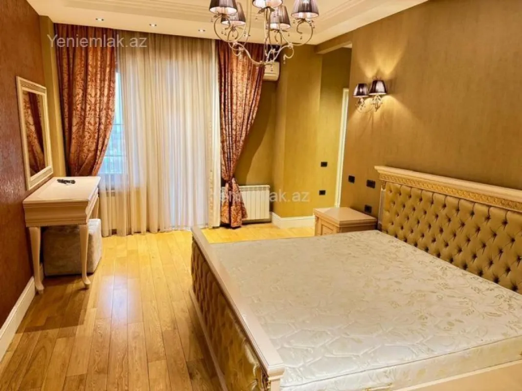 Satılır 4 otaqlı yeni tikili 200 m²