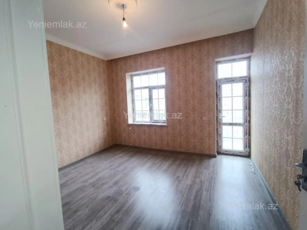 Satılır 4 otaqlı həyət evi 121 m²