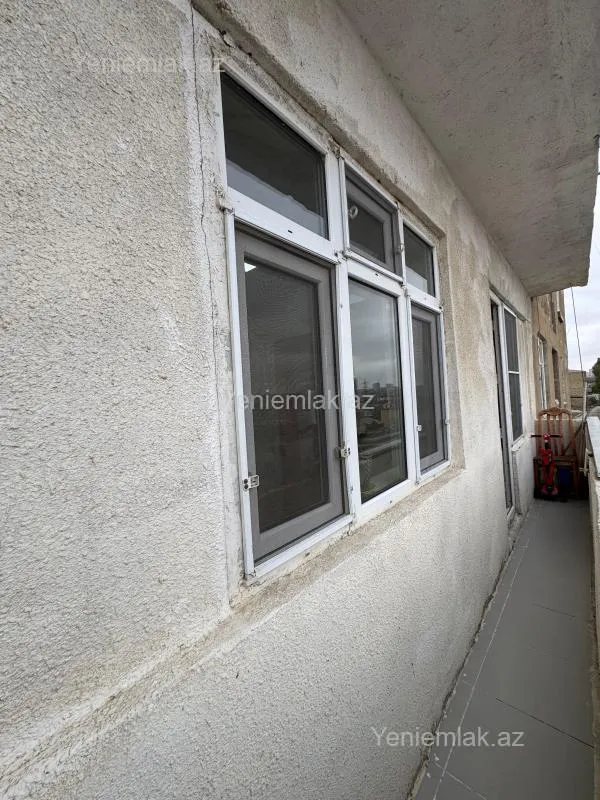 Satılır 5 otaqlı köhnə tikili 110 m²