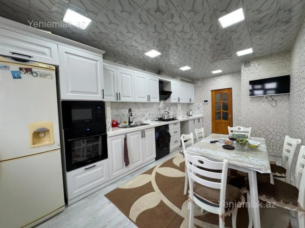 Satılır 5 otaqlı köhnə tikili 110 m²