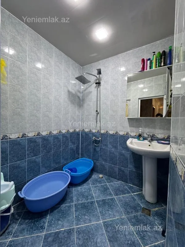 Satılır 5 otaqlı köhnə tikili 110 m²