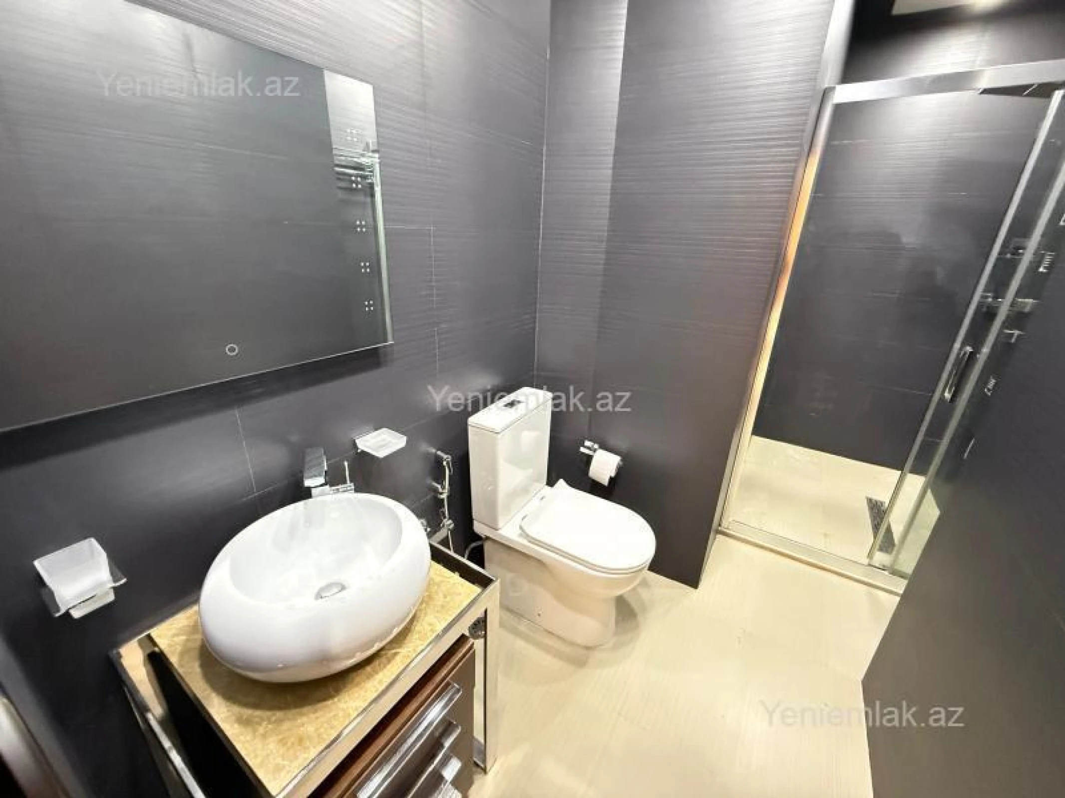 Satılır 4 otaqlı yeni tikili 180 m²