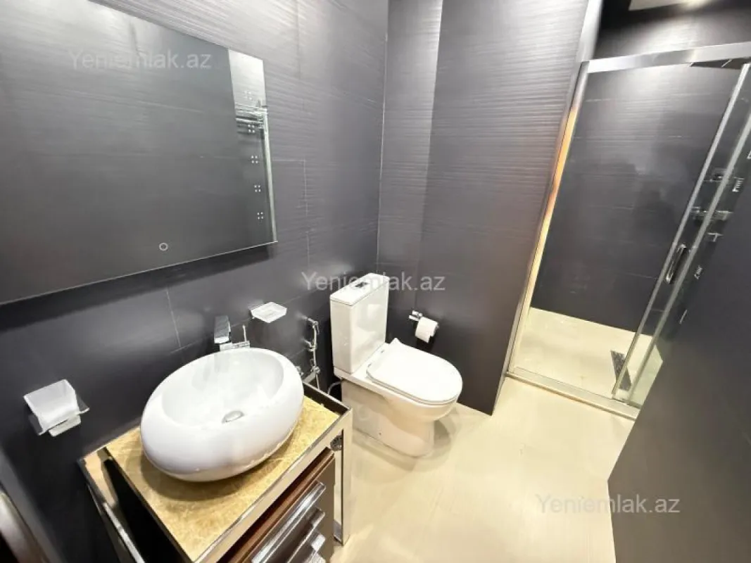 Satılır 4 otaqlı yeni tikili 180 m²