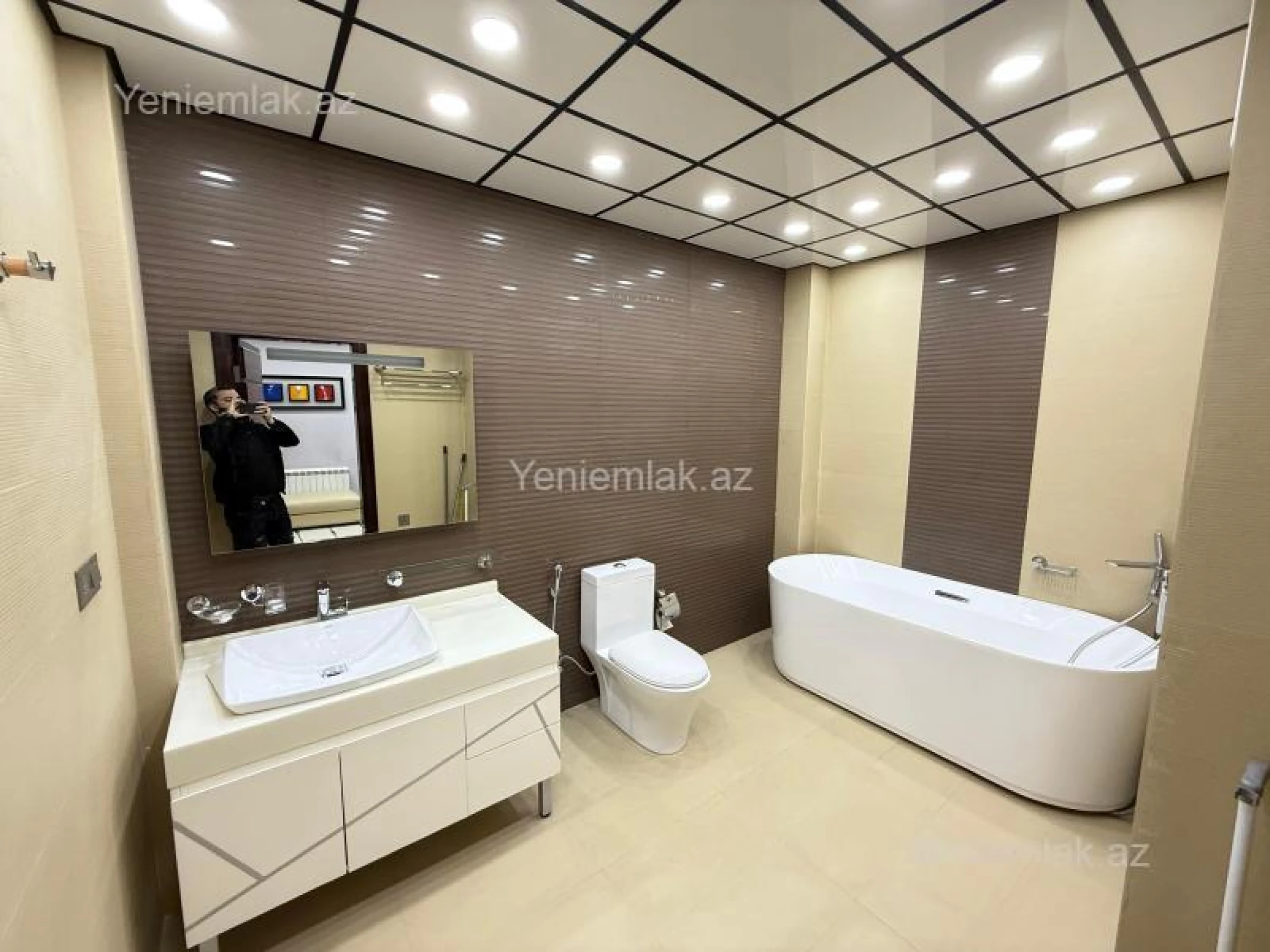 Satılır 4 otaqlı yeni tikili 180 m²