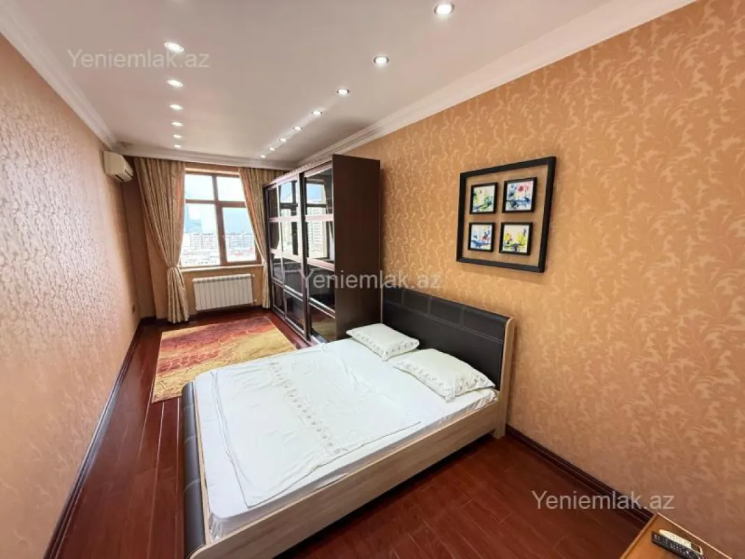 Satılır 4 otaqlı yeni tikili 180 m²
