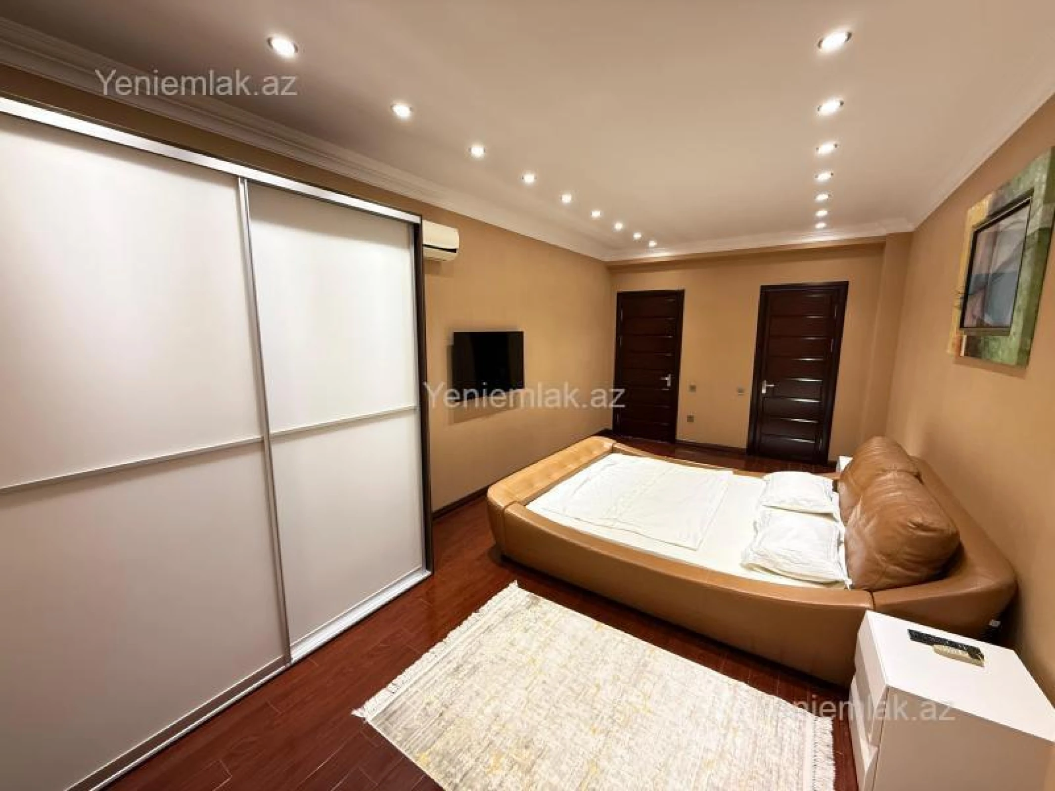 Satılır 4 otaqlı yeni tikili 180 m²