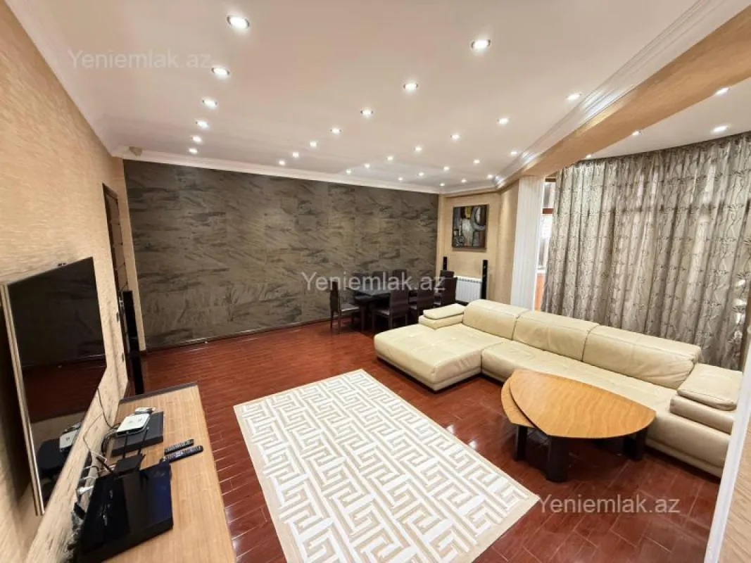 Satılır 4 otaqlı yeni tikili 180 m²