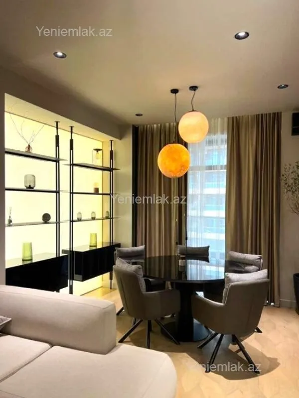 Satılır 3 otaqlı yeni tikili 155 m²