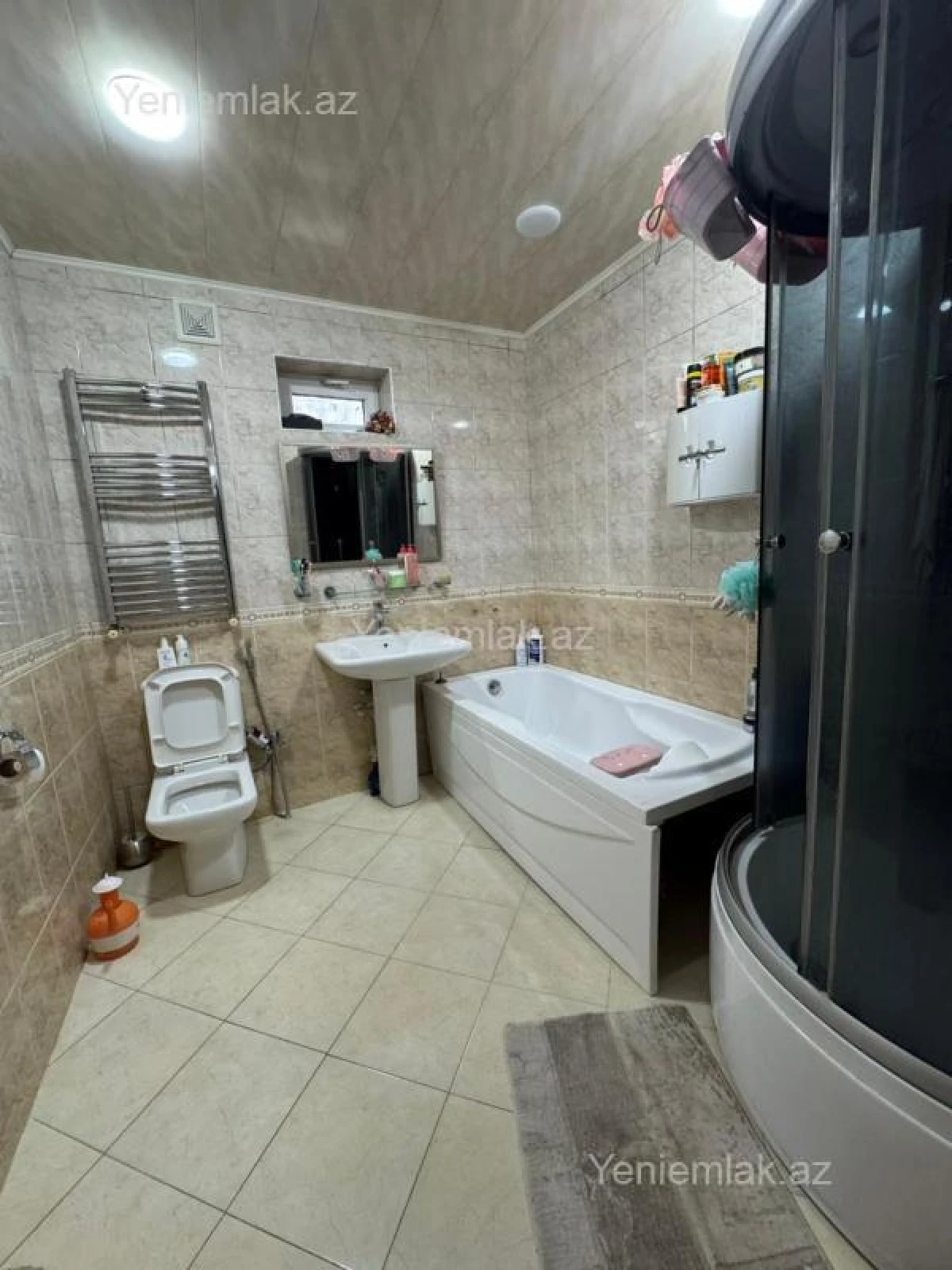 Satılır 8 otaqlı həyət evi 300 m²