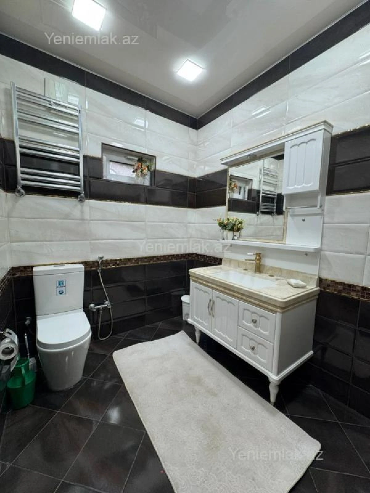 Satılır 8 otaqlı həyət evi 300 m²