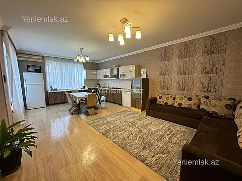 Satılır 8 otaqlı həyət evi 300 m²