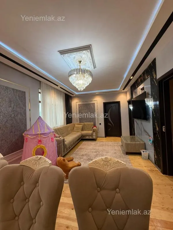 Satılır 5 otaqlı həyət evi 220 m²