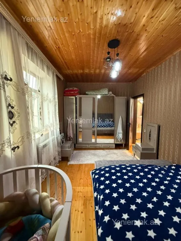 Satılır 5 otaqlı həyət evi 220 m²