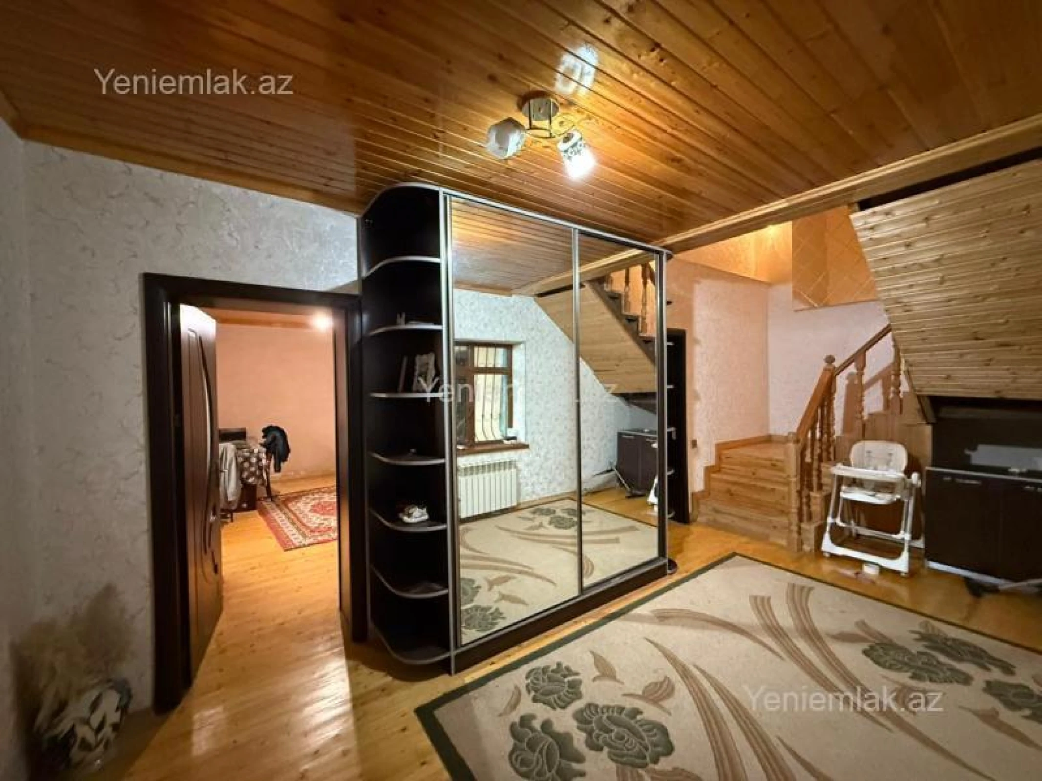 Satılır 5 otaqlı həyət evi 220 m²