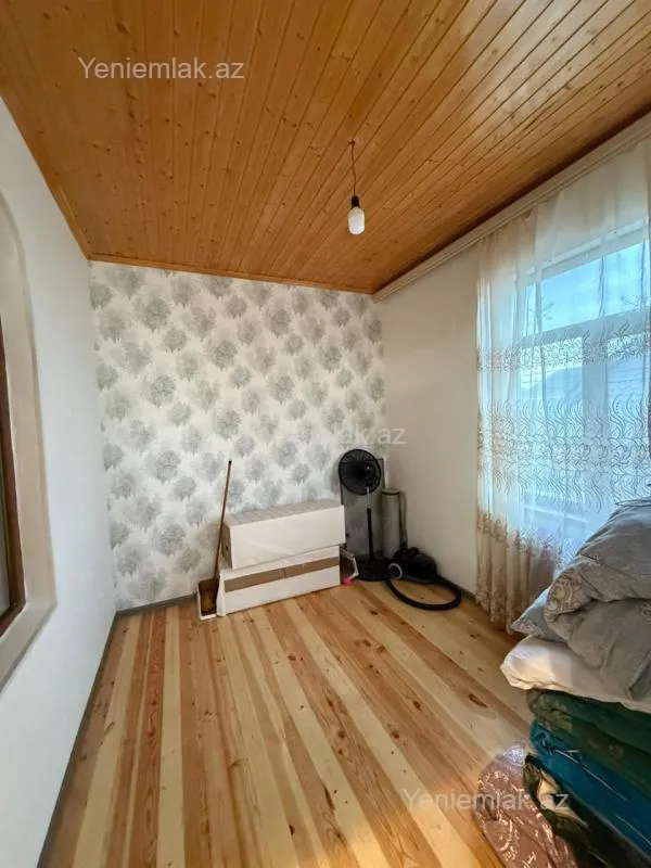 Satılır 5 otaqlı həyət evi 220 m²