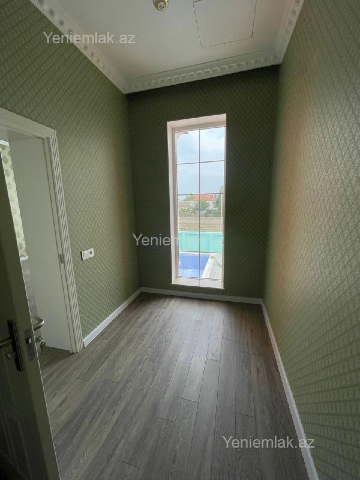 Satılır 5 otaqlı həyət evi 240 m²