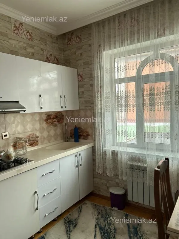 Satılır 4 otaqlı həyət evi 140 m²