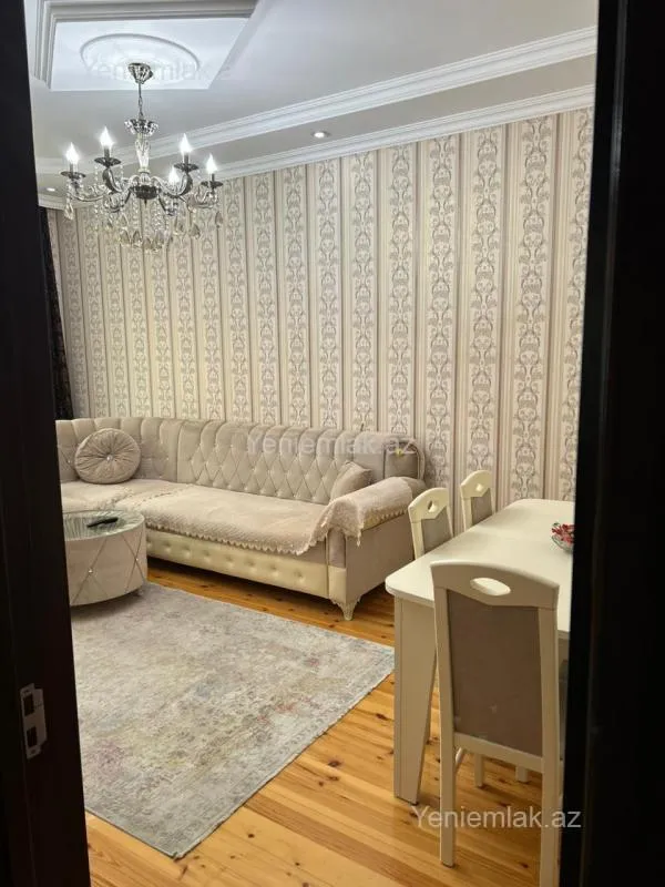 Satılır 4 otaqlı həyət evi 140 m²
