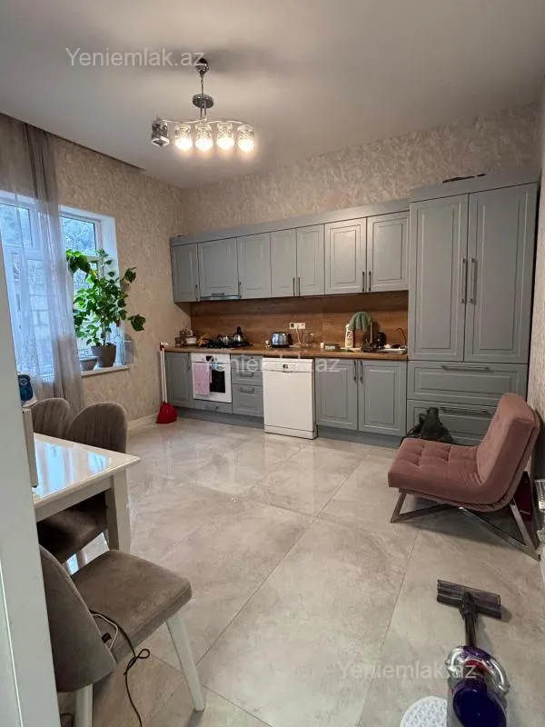 Satılır 5 otaqlı həyət evi 170 m²