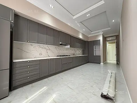 Satılır 4 otaqlı yeni tikili 235000 m²