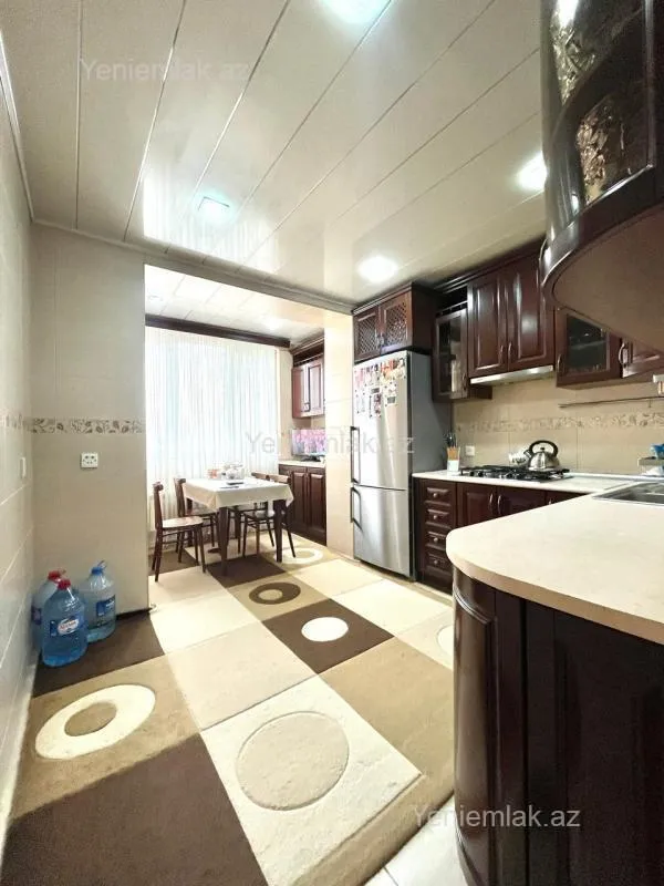 Satılır 5 otaqlı köhnə tikili 125 m²