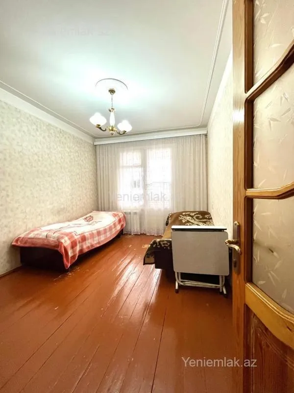 Satılır 5 otaqlı köhnə tikili 125 m²